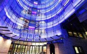 BBC bị chỉ trích vì chiếu phim có cảnh giống vụ thảm sát Charlie Hebdo